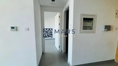 Stylish 1BHK with Balcony – Ideal Location!-6