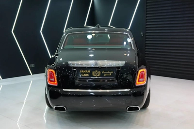 Rolls-Royce Phantom VIII-6