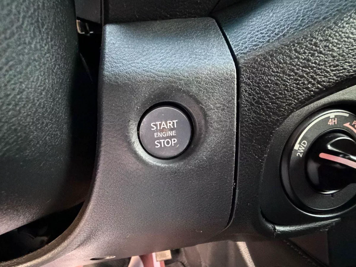 Nissan Frontier PRO 4X Frontier 3.8L v6 Petrol with Sunroof Full Option-12-0