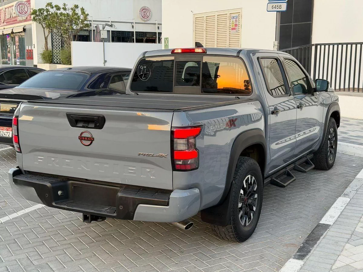 Nissan Frontier PRO 4X Frontier 3.8L v6 Petrol with Sunroof Full Option-1-0