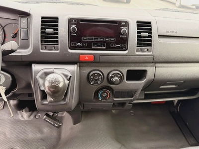 Toyota Hiace GL 2.7L 3 Seater Manual 2023 Model GCC Specs With Service History In Perfect Condition-13
