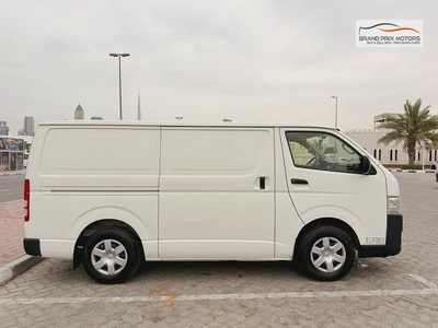 Toyota Hiace GL 2.7L 3 Seater Manual 2023 Model GCC Specs With Service History In Perfect Condition-3