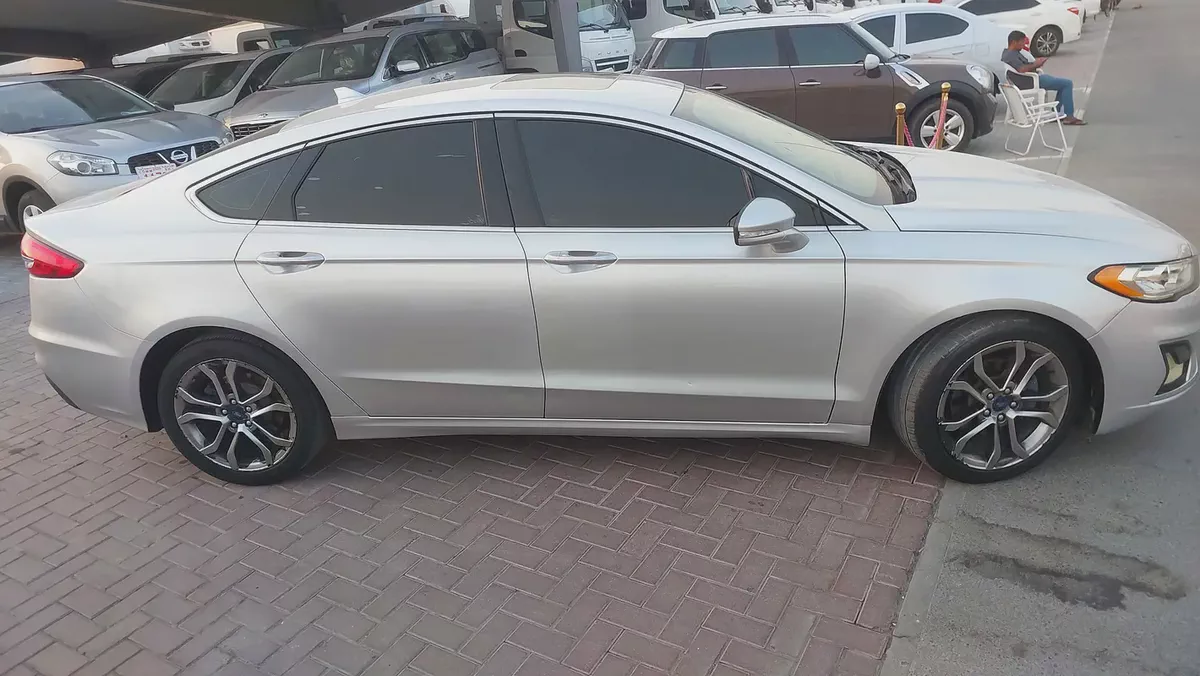 Ford Fusion SEL 2019 - American Specs - Excellent Condition-2-2