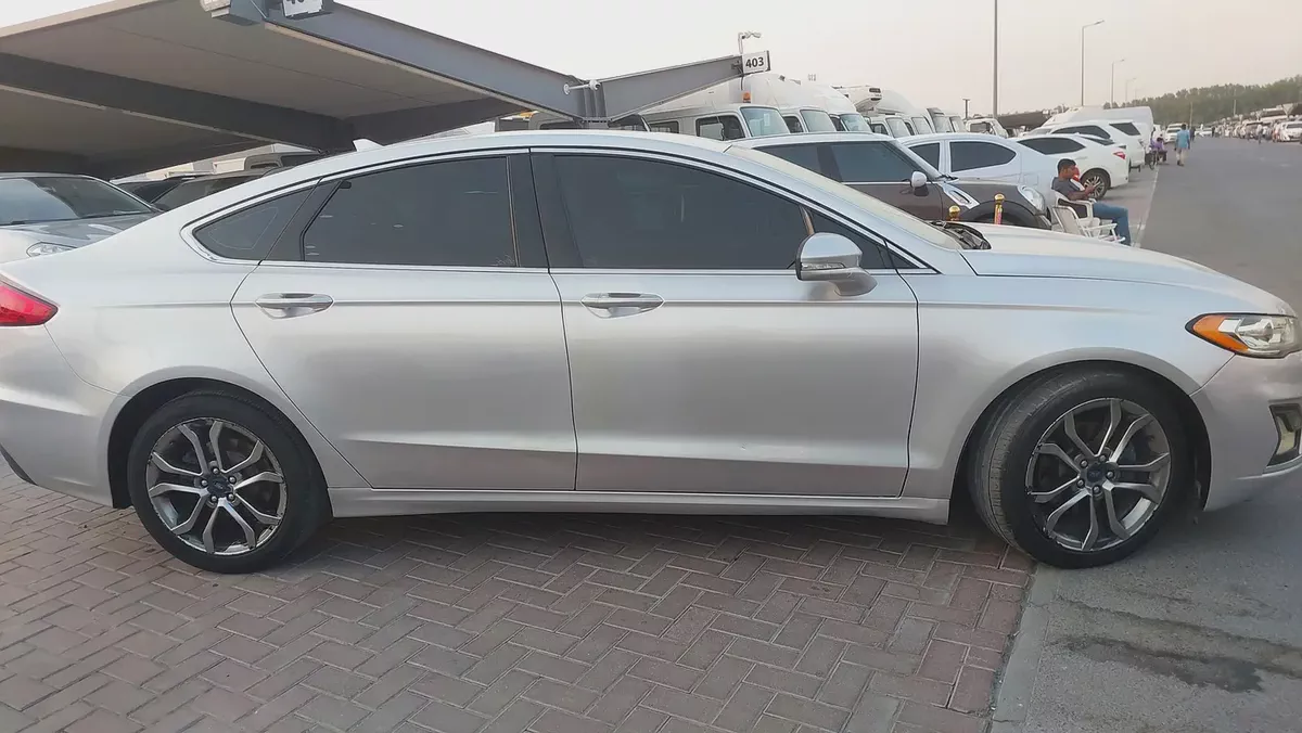 Ford Fusion SEL 2019 - American Specs - Excellent Condition-3-3