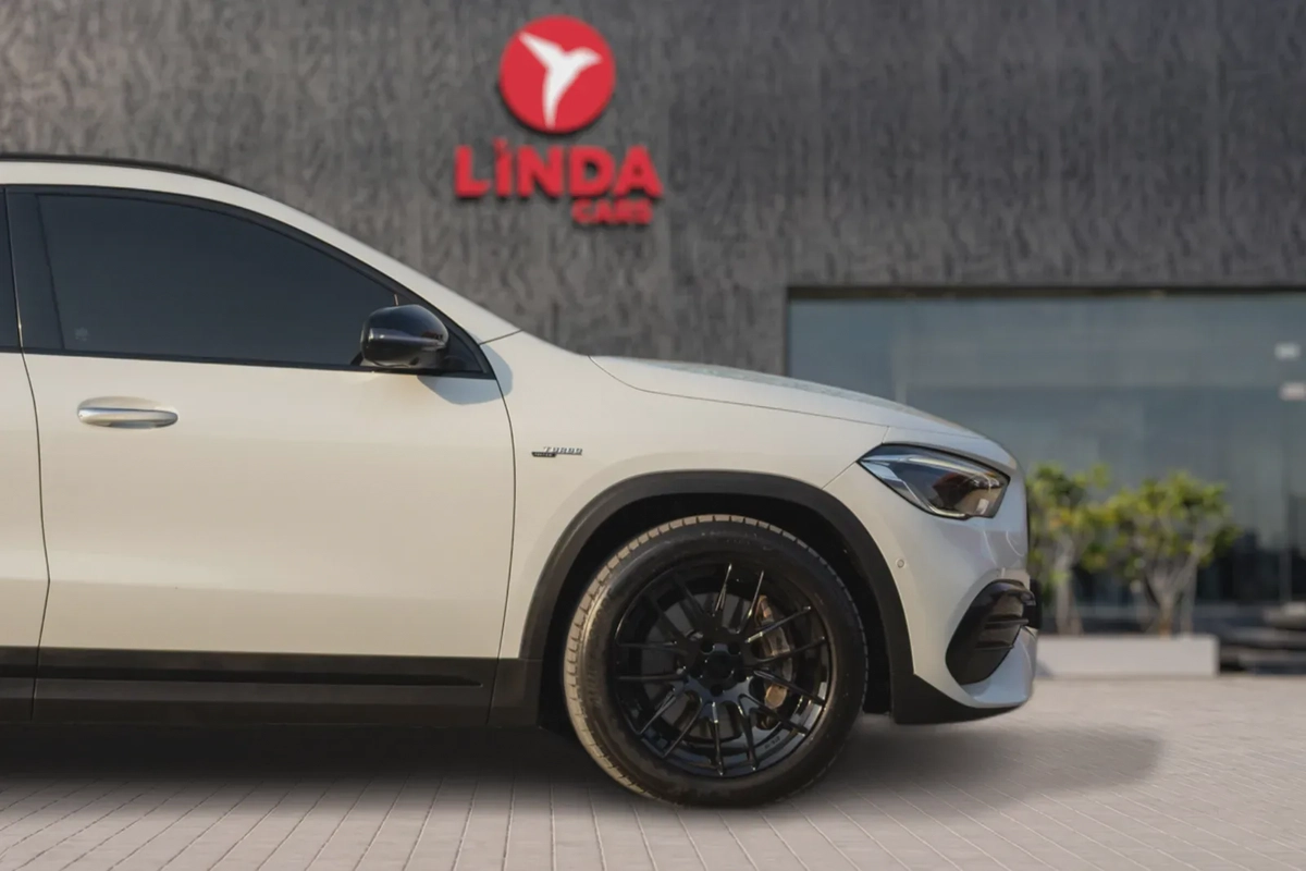 Mercedes-Benz GLA 35 AMG 2021-12-12