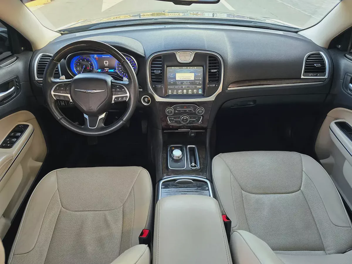 كرايسلر 300c مواصفات خليجية 2016 هيمي بحالة جيدة-8-8