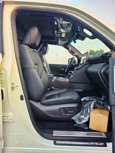 Toyota Land Cruiser VXR VX /4.0L PETROL V6 /RADAR /BIG DVD/JBL SPEAKERS / REAR ENTERTAINMENT DVD /MID OPTION (CODE#VX4MA-11