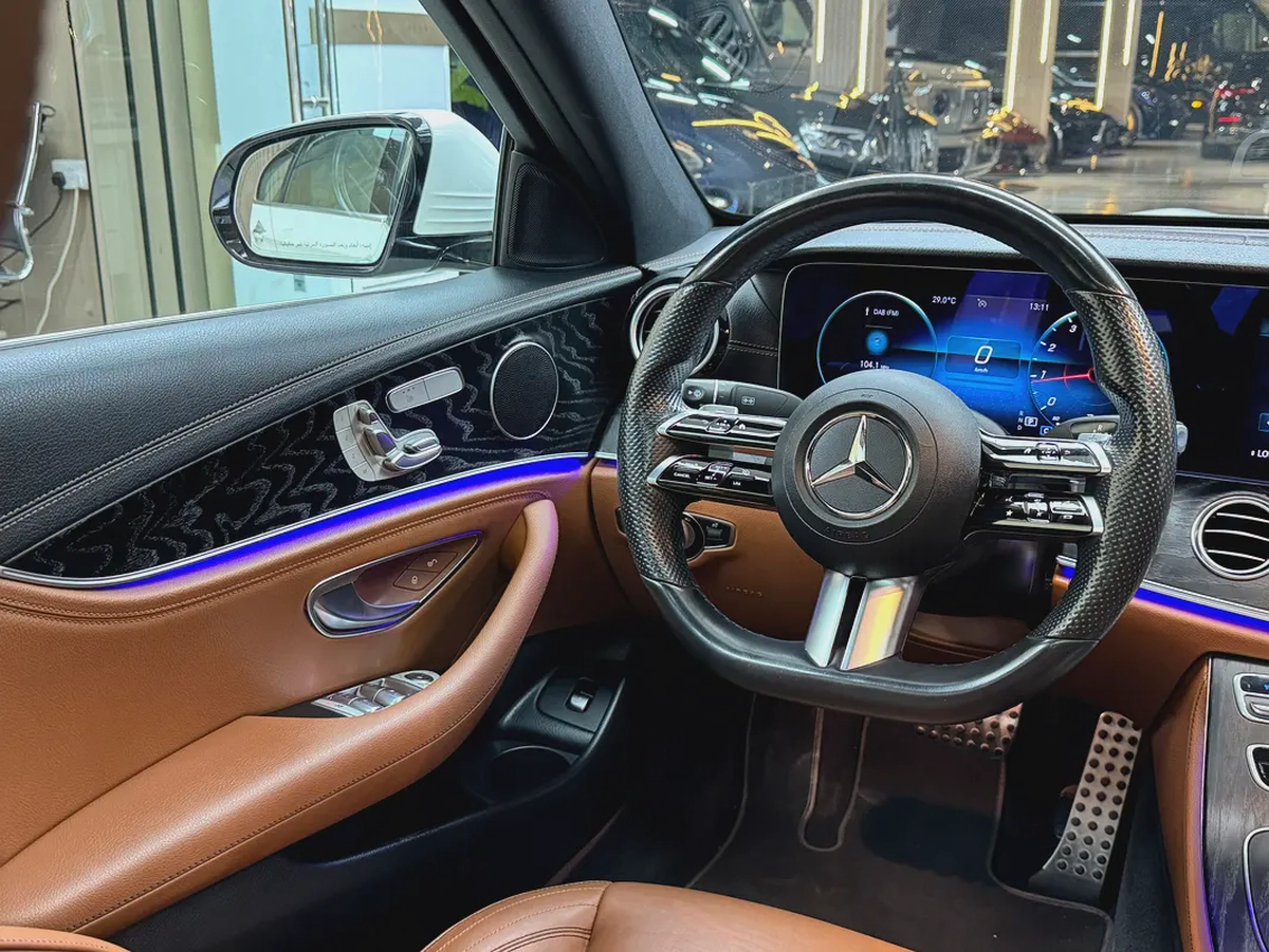 Mercedes-Benz E-Class E 300 2022 GCC Specs-16-16