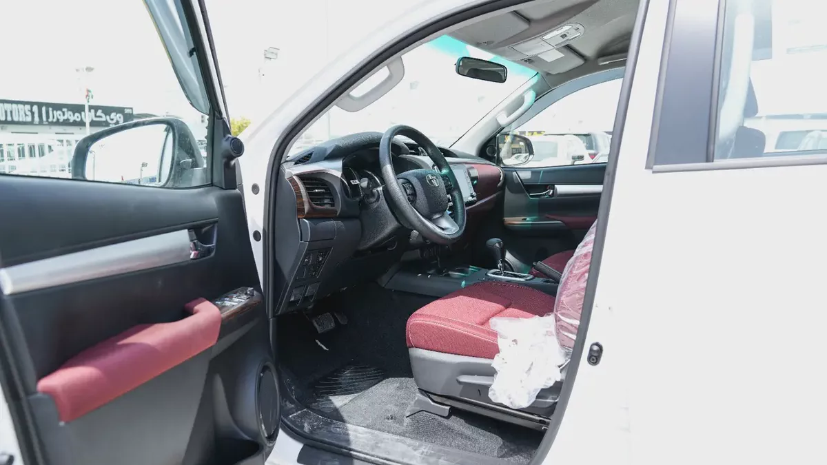 Brand New 2026 Toyota Hilux SR5 GCC Specs - 0KM-12-12