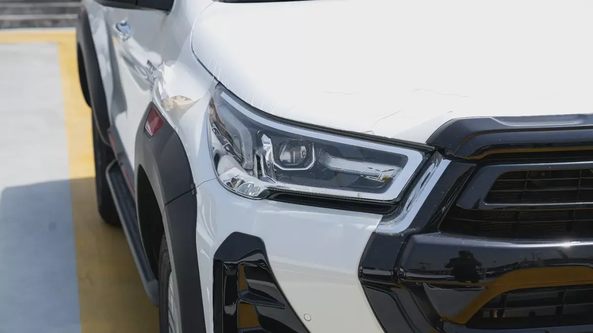 Brand New 2026 Toyota Hilux SR5 GCC Specs - 0KM-2-2