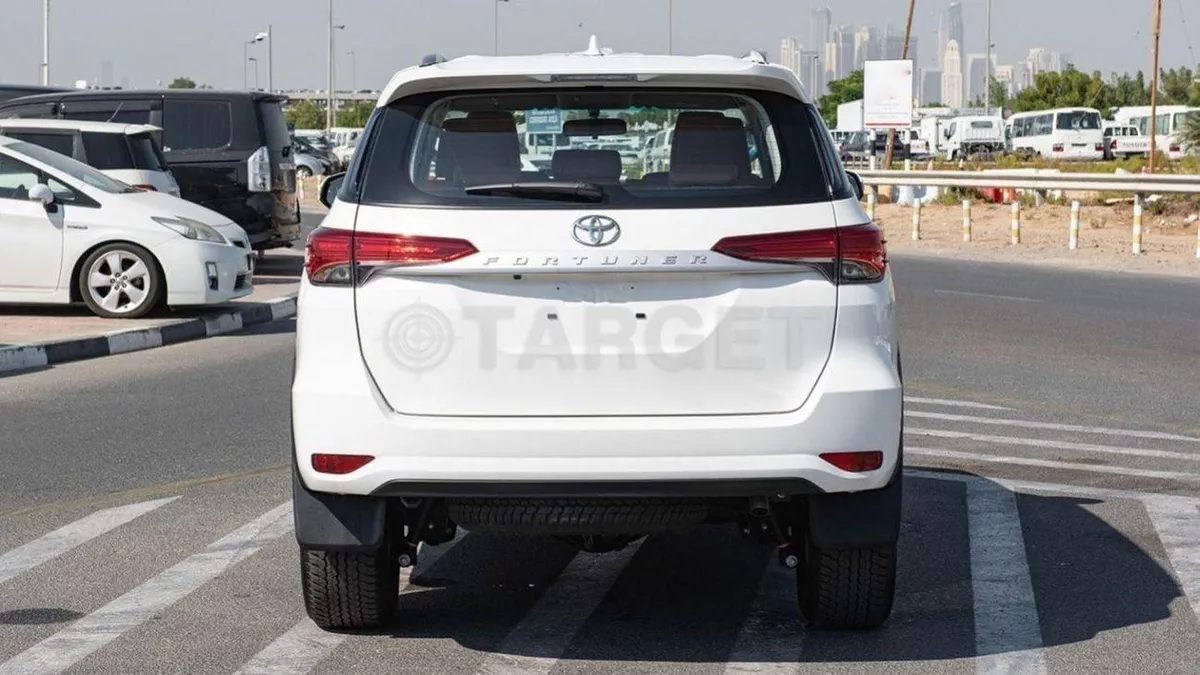 Toyota Fortuner EXR FORTUNER 2.7L 4WD-8-0