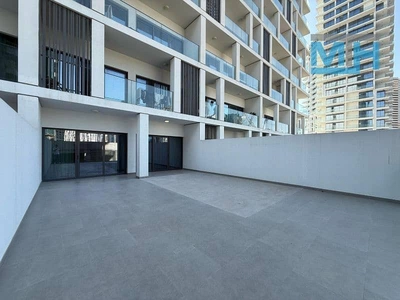 SOL Avenue, Business Bay, Dubai-1