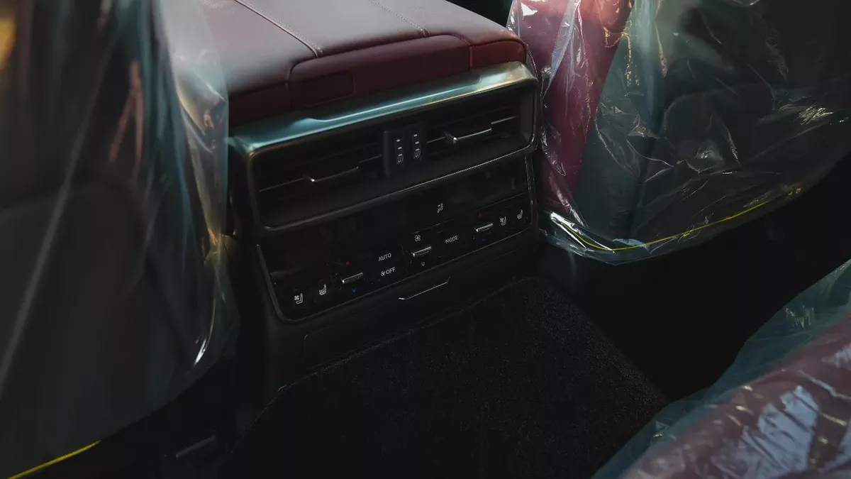 LEXUS LX700H SIGNATURE WITH AUTO PARK 2026!! GCC SPECS-10-10