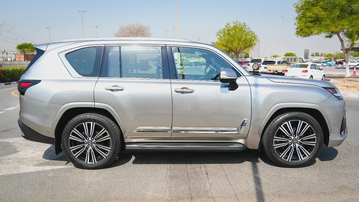 LEXUS LX700H SIGNATURE WITH AUTO PARK 2026!! GCC SPECS-19-19