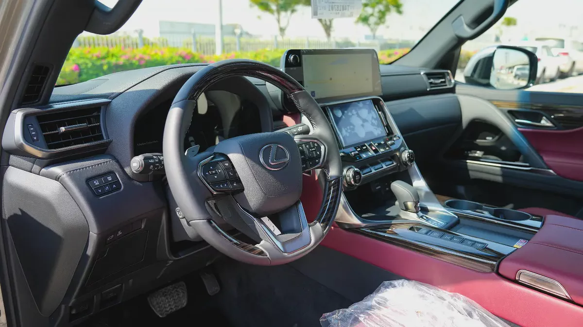 LEXUS LX700H SIGNATURE WITH AUTO PARK 2026!! GCC SPECS-3-3