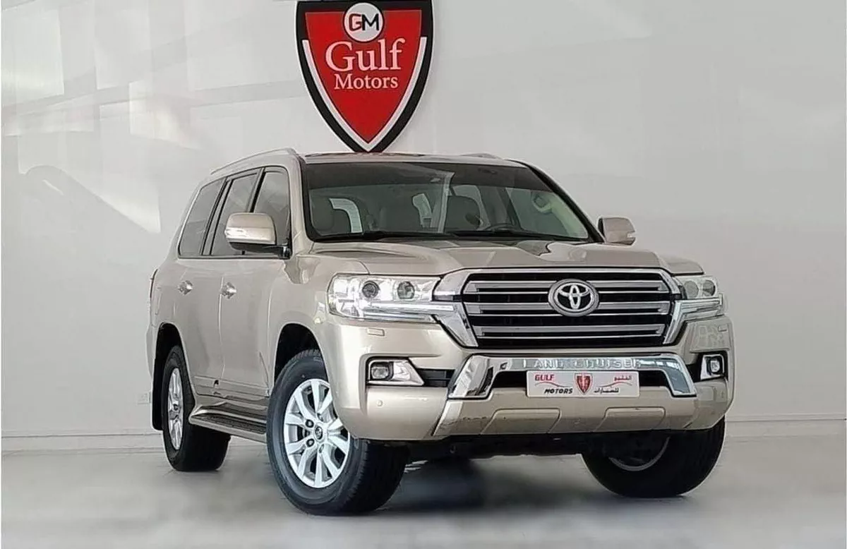 Toyota Land Cruiser GXR V6 4.0L  SUNROOF  IN EXCELLENT CONDITION
