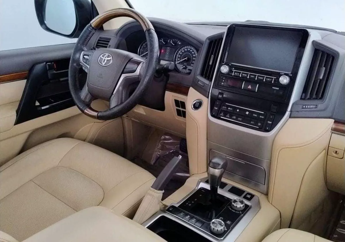 Toyota Land Cruiser GXR V6 4.0L  SUNROOF  IN EXCELLENT CONDITION-4-0