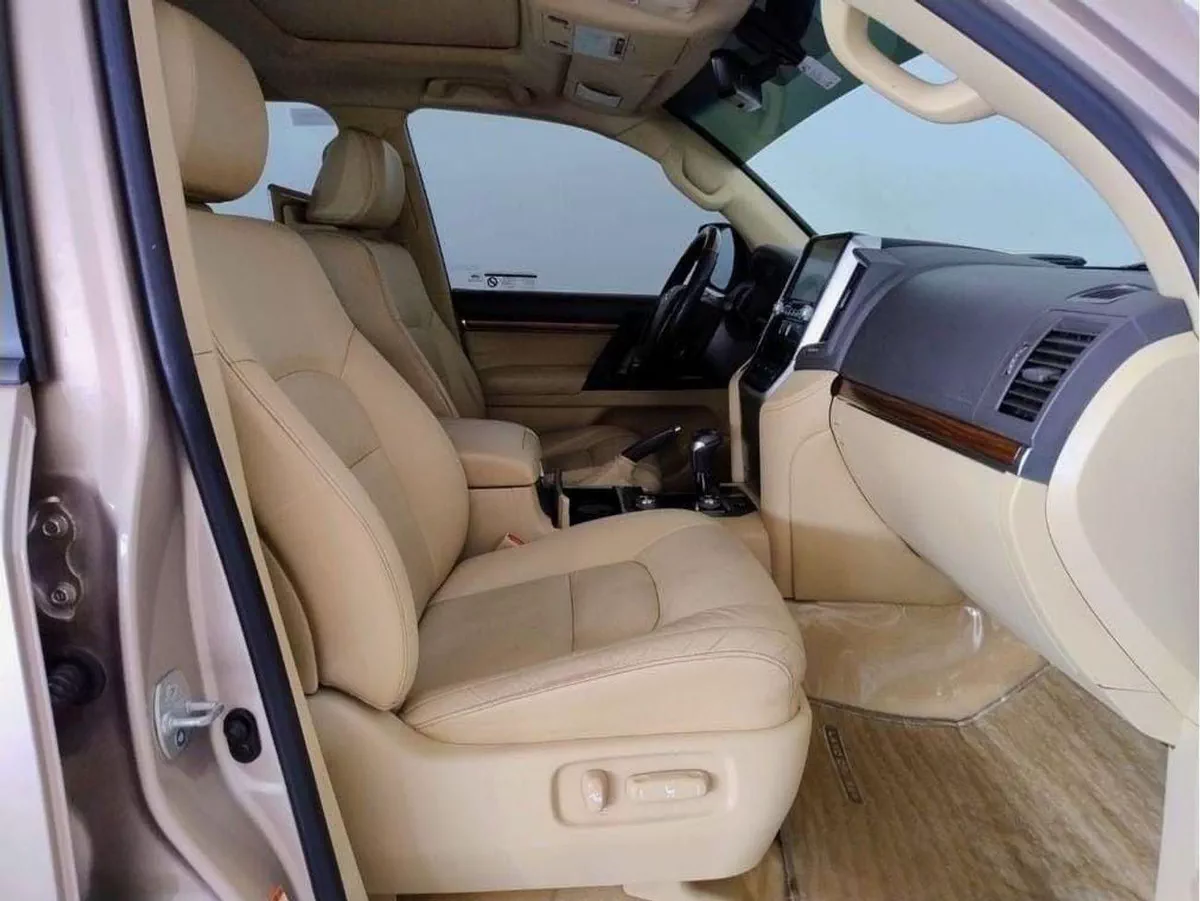 Toyota Land Cruiser GXR V6 4.0L  SUNROOF  IN EXCELLENT CONDITION-5-0
