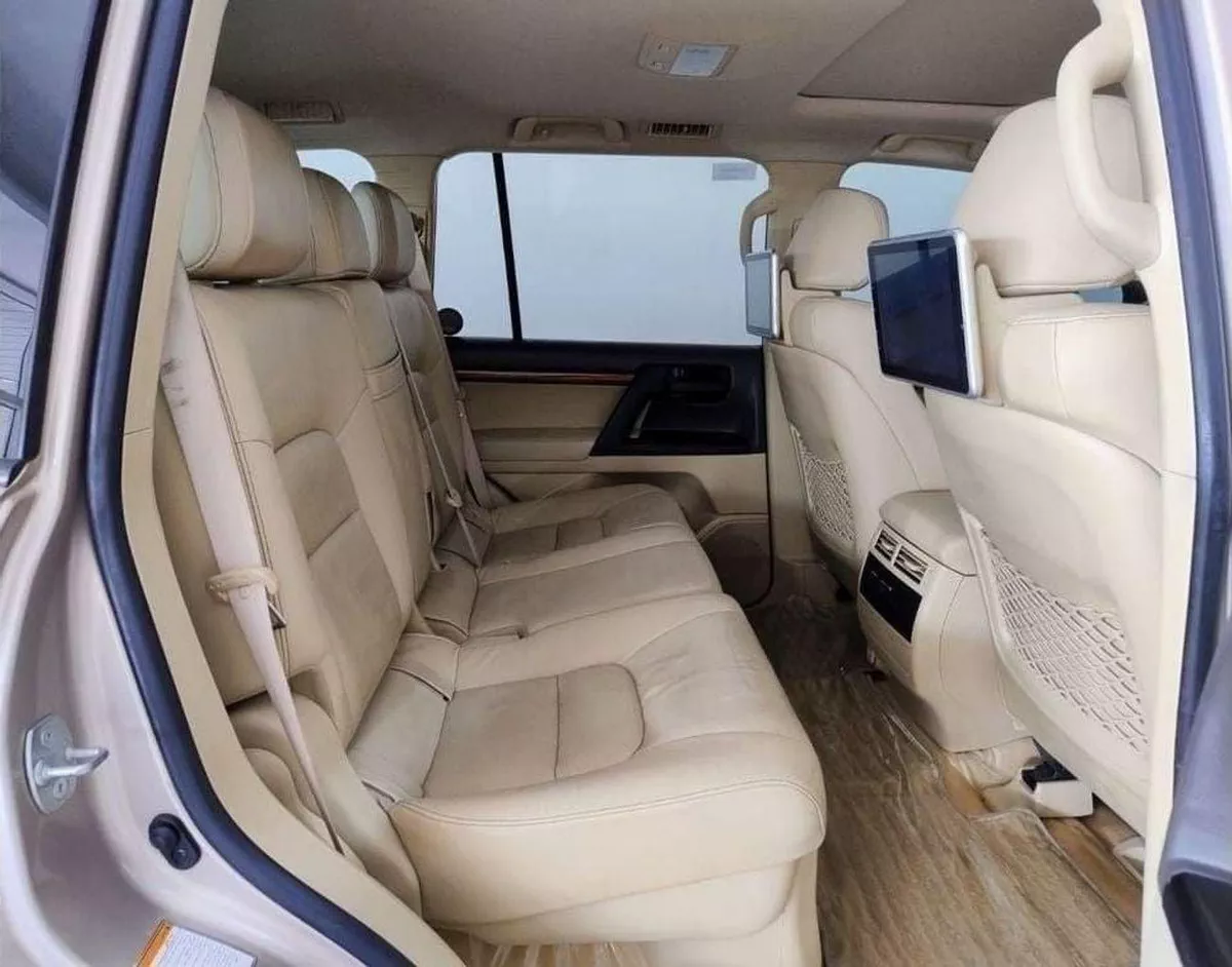 Toyota Land Cruiser GXR V6 4.0L  SUNROOF  IN EXCELLENT CONDITION-6-0