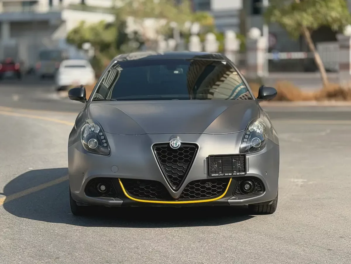 2021 Alfa Romeo Giulietta Veloce | GCC Specs | Pristine Condition-1-1