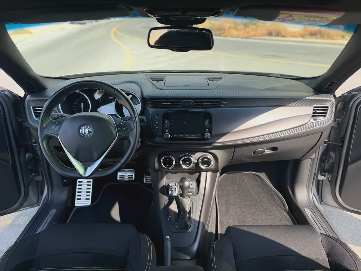 2021 Alfa Romeo Giulietta Veloce | GCC Specs | Pristine Condition-4-4