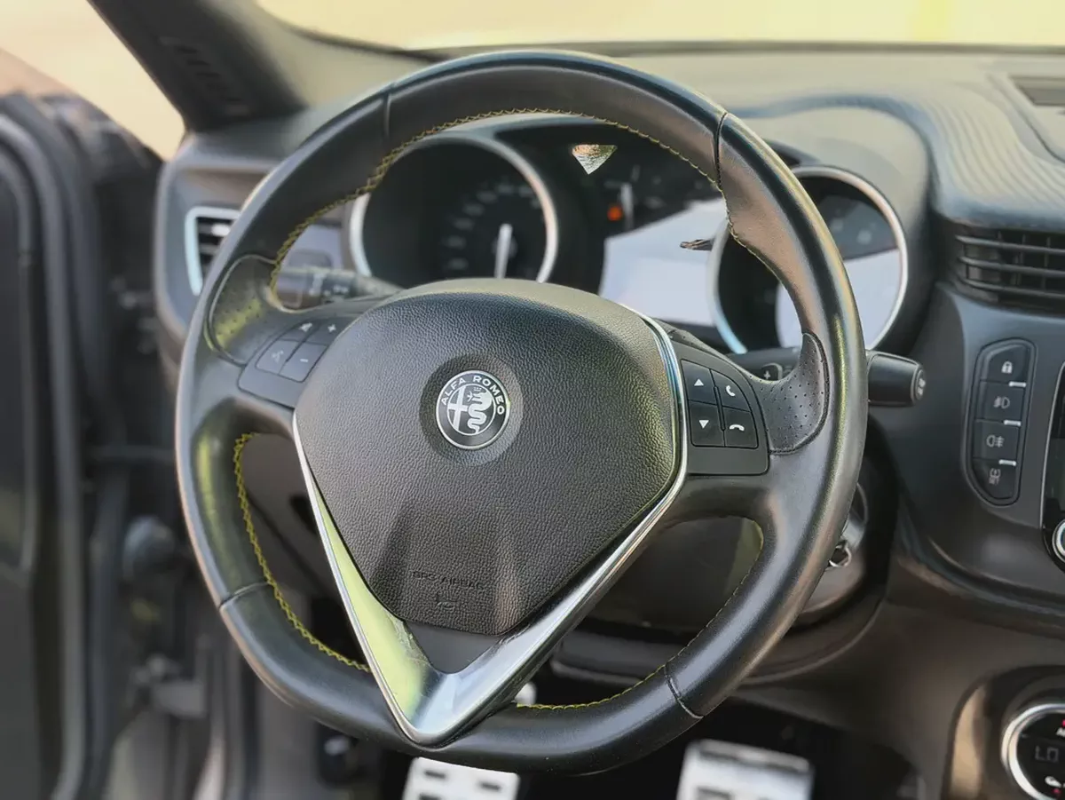 2021 Alfa Romeo Giulietta Veloce | GCC Specs | Pristine Condition-5-5