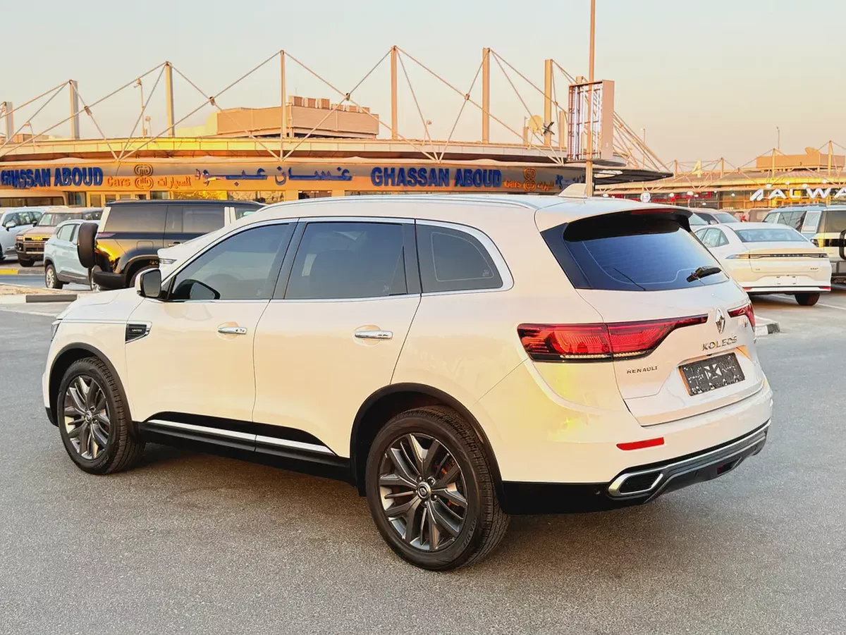 Renault Koleos SE 4X4 Limited 4WD 2023 GCC Specs 2.5L excellent condition-4-4