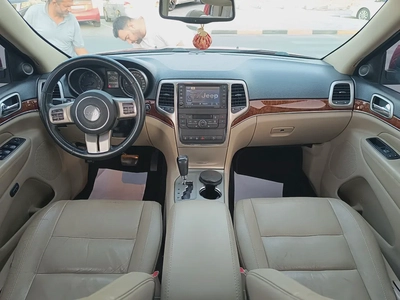 Jeep Grand Cherokee Limited 2013 | GCC Specs | Well Maintained-16