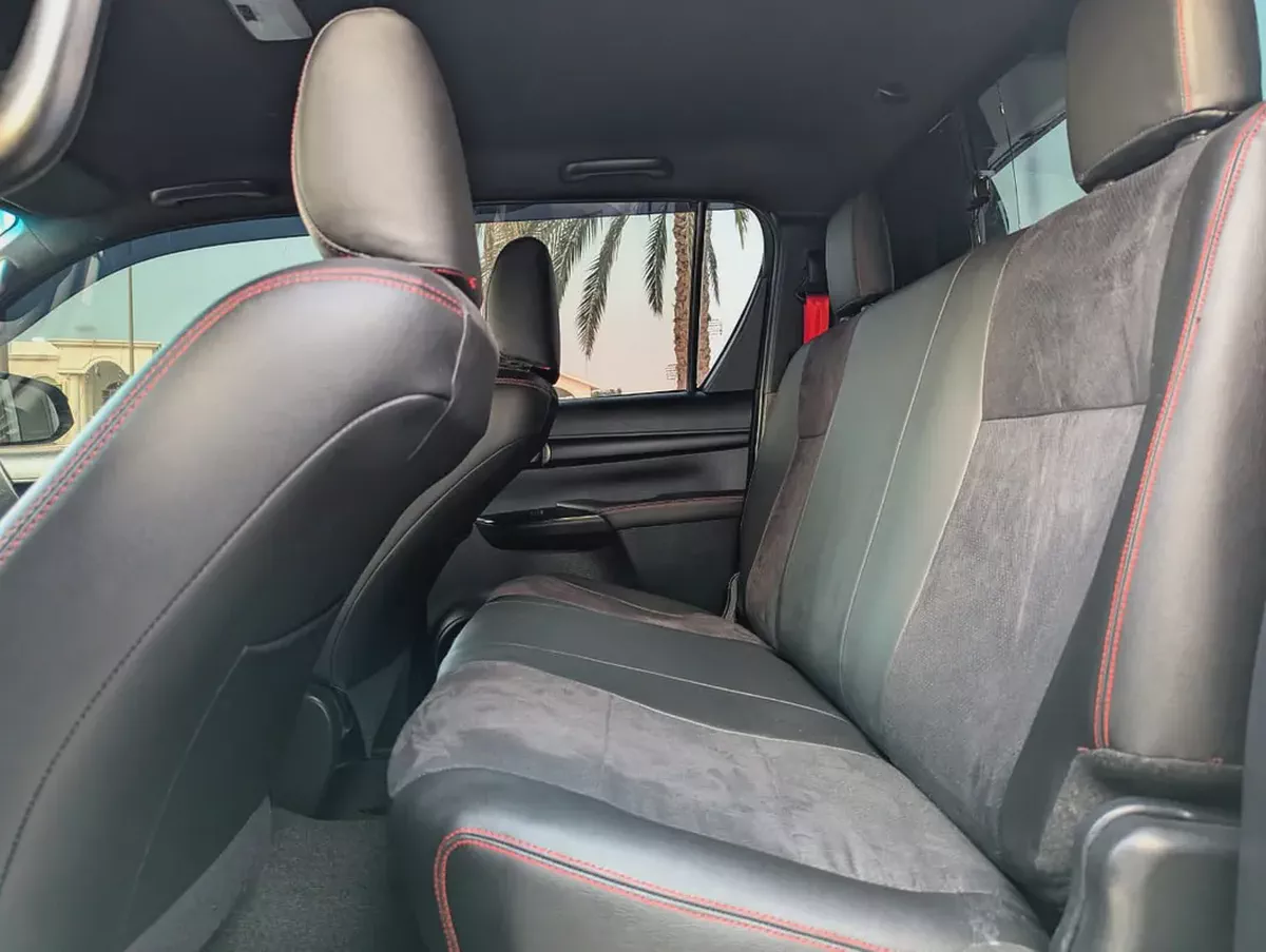 TOYOTA HILUX 2021 FACELIFTED 2025 GR SPORT GCC IN EXCELLENT CONDITION-7-7