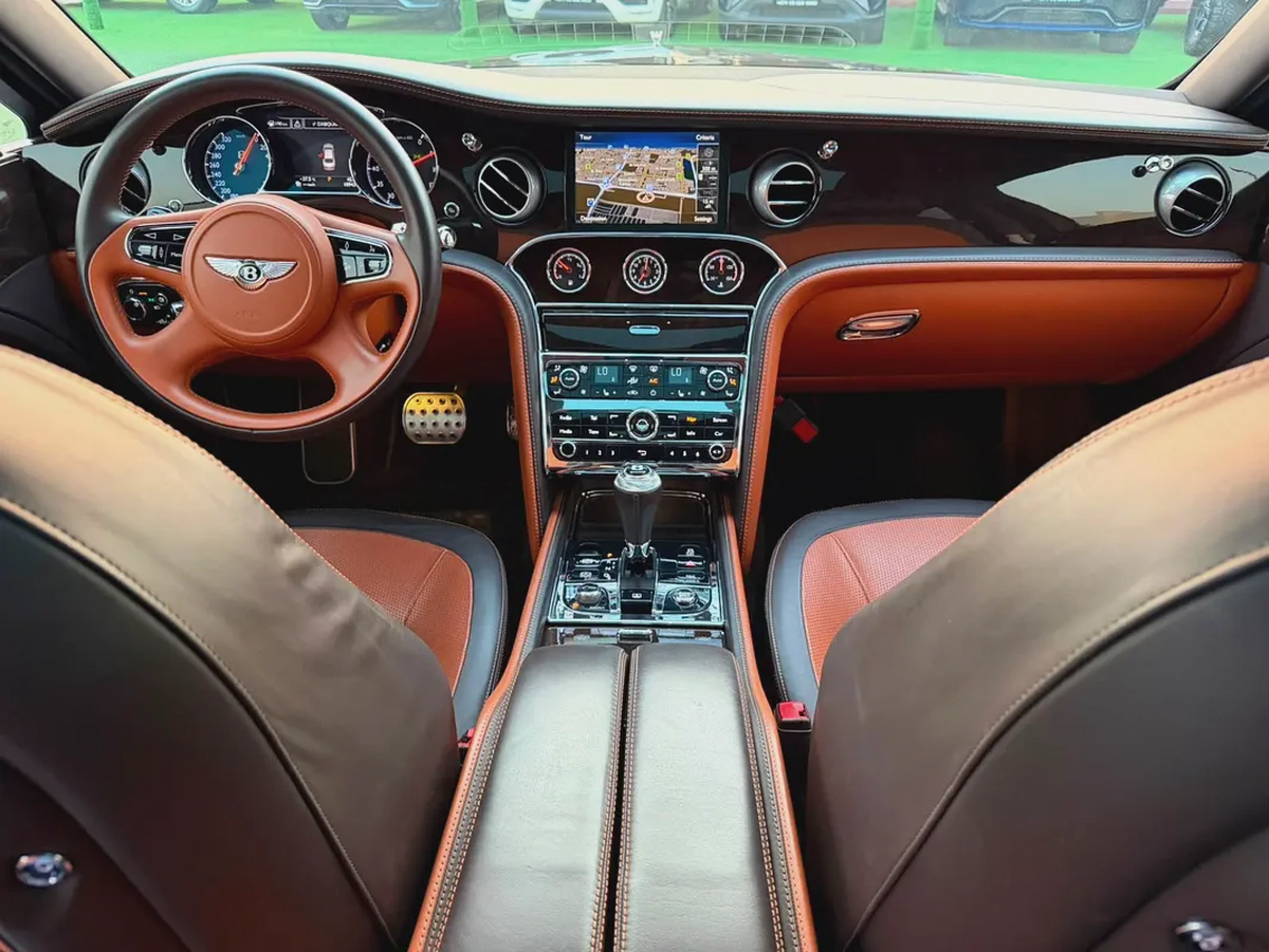 (2016) BENTELY //MULSANNE// GCC FULL OPTION -EXCELLENT CONDITION--12-12