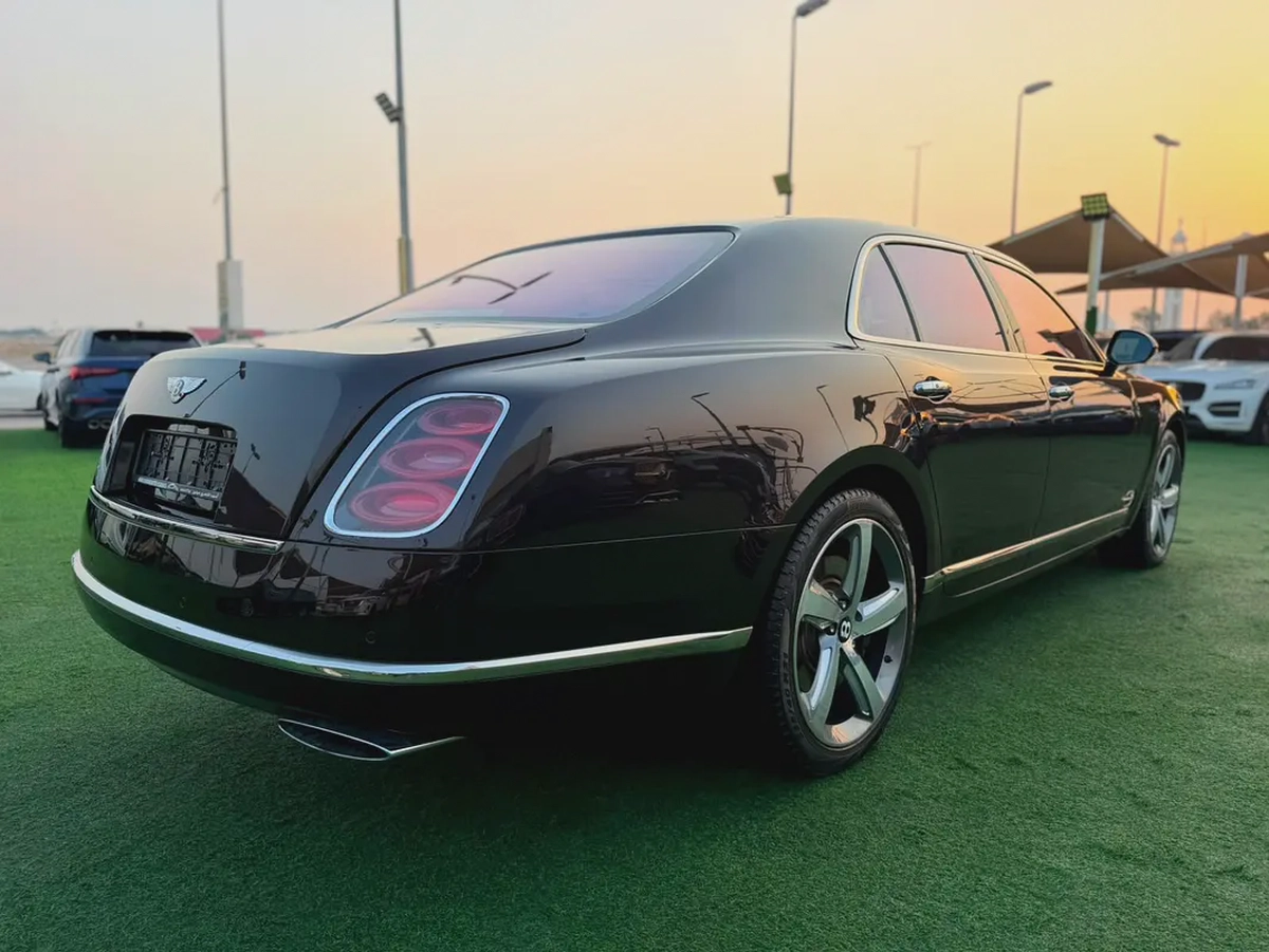 (2016) BENTELY //MULSANNE// GCC FULL OPTION -EXCELLENT CONDITION--4-4