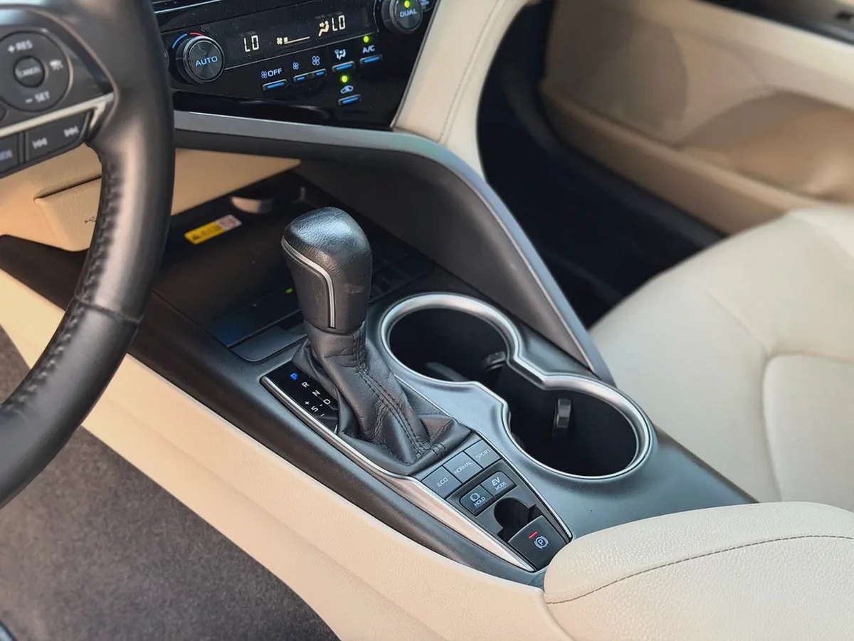 TOYOTA CAMRY HYBRID LIMITED | AGENCY WARRANTY | FULL AGENCY SERVICE HISTORY | 2024 | GCC SPECS-14-14