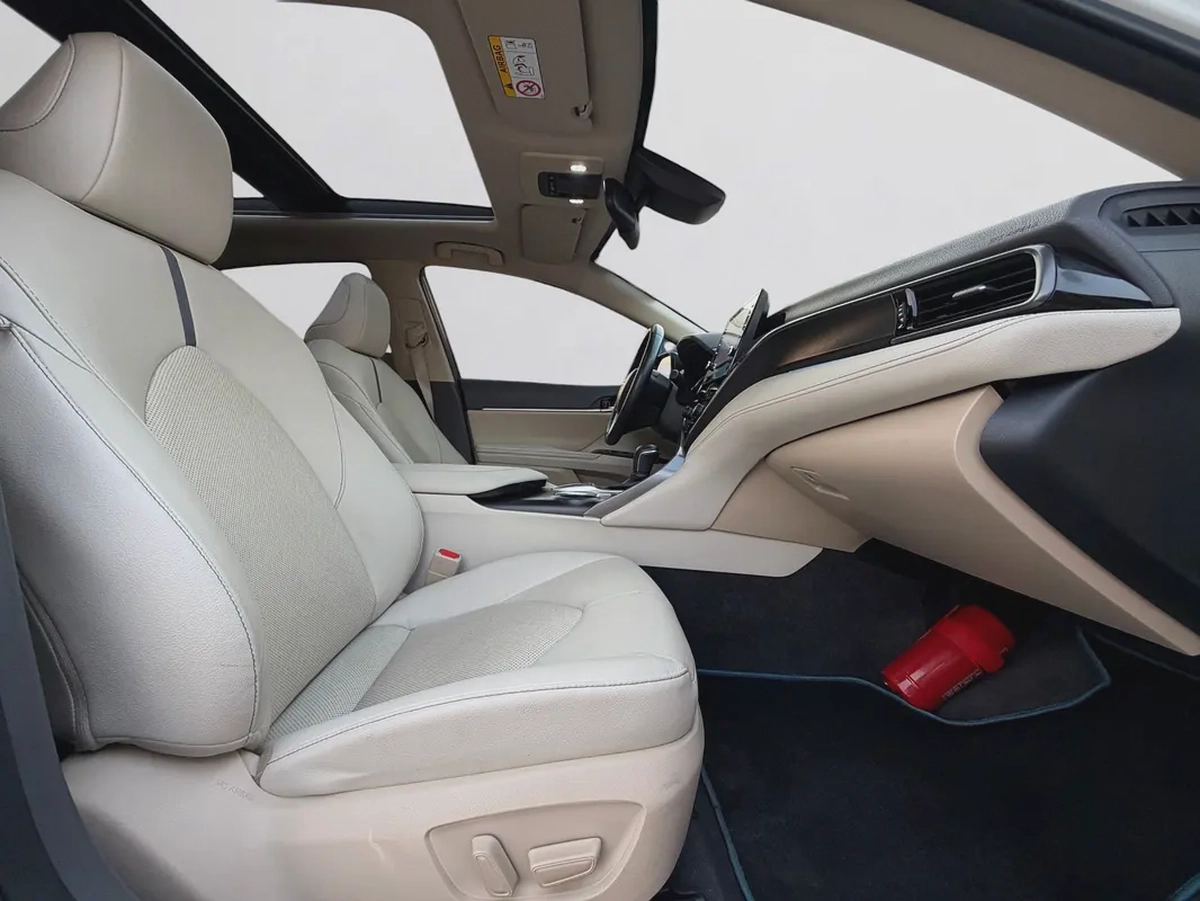 TOYOTA CAMRY HYBRID LIMITED | AGENCY WARRANTY | FULL AGENCY SERVICE HISTORY | 2024 | GCC SPECS-15-15