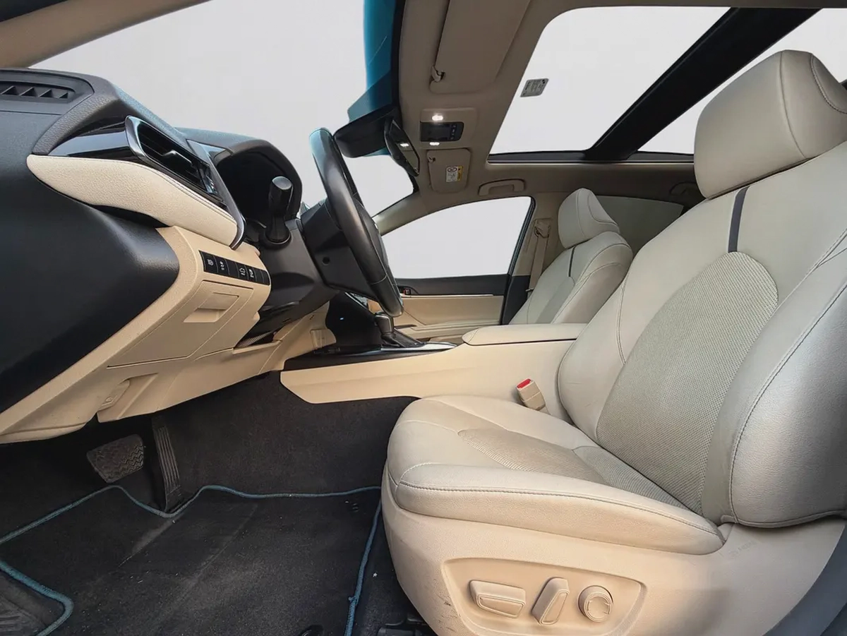 TOYOTA CAMRY HYBRID LIMITED | AGENCY WARRANTY | FULL AGENCY SERVICE HISTORY | 2024 | GCC SPECS-16-16