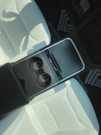 Tesla Model Y Performance 2024 GCC Specs - Brand New-14