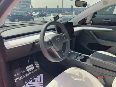 Tesla Model Y Performance 2024 GCC Specs - Brand New-6