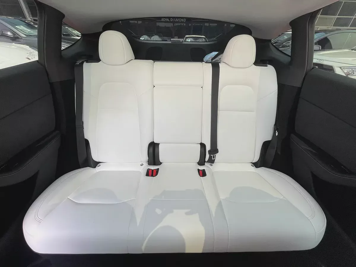 Tesla Model Y Performance 2024 GCC Specs - Brand New-11-11
