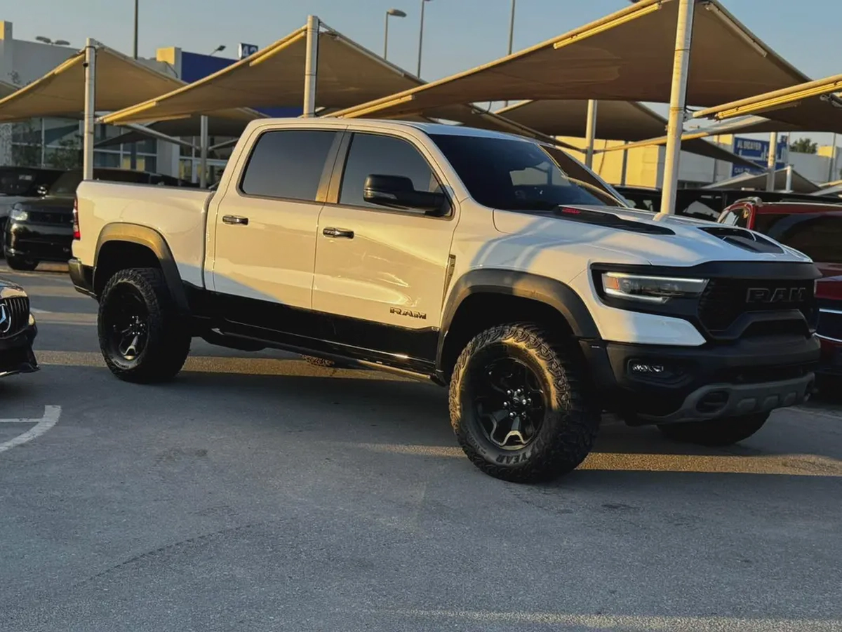 (2023) DODGE RAM TRX // SUPERCHARGED 6.2 // ORIGINAL PAINT//FULL OPTION// LOW MILLAGE//