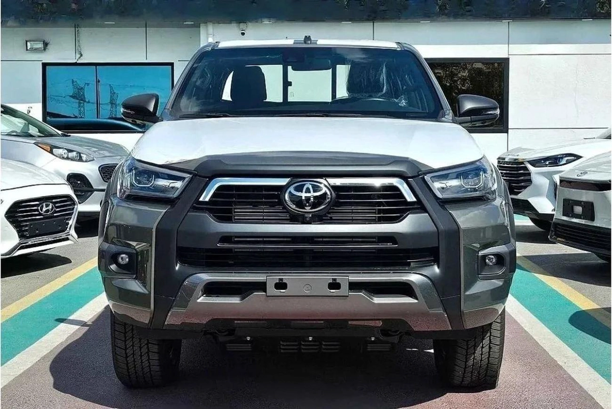 Toyota Hilux DC ADVENTURE 2.8D AT 4X4 MY2024 - BLACK-3-3
