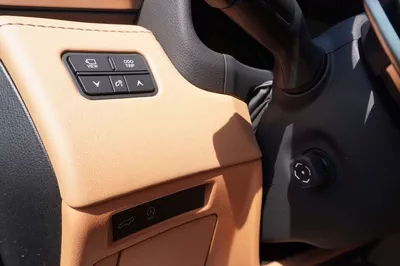 Lexus LX600 SIGNATURE-19