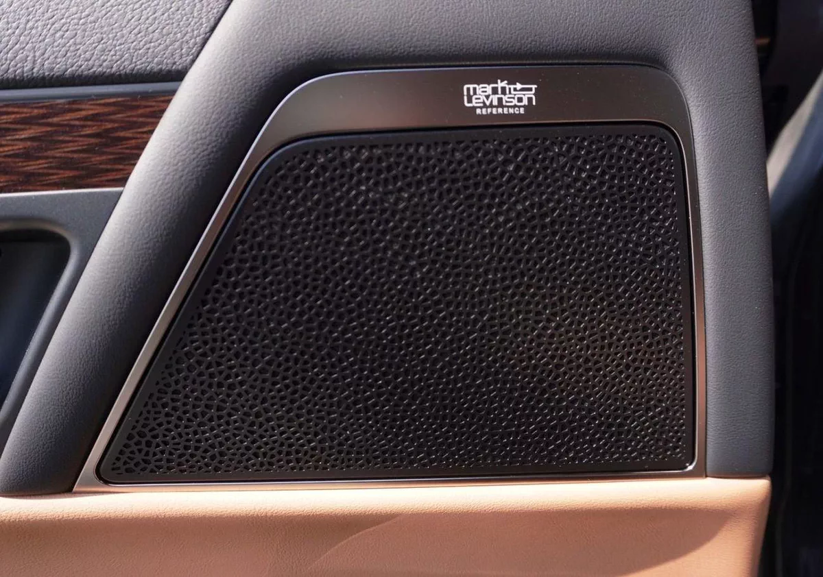 Lexus LX600 SIGNATURE-17-0