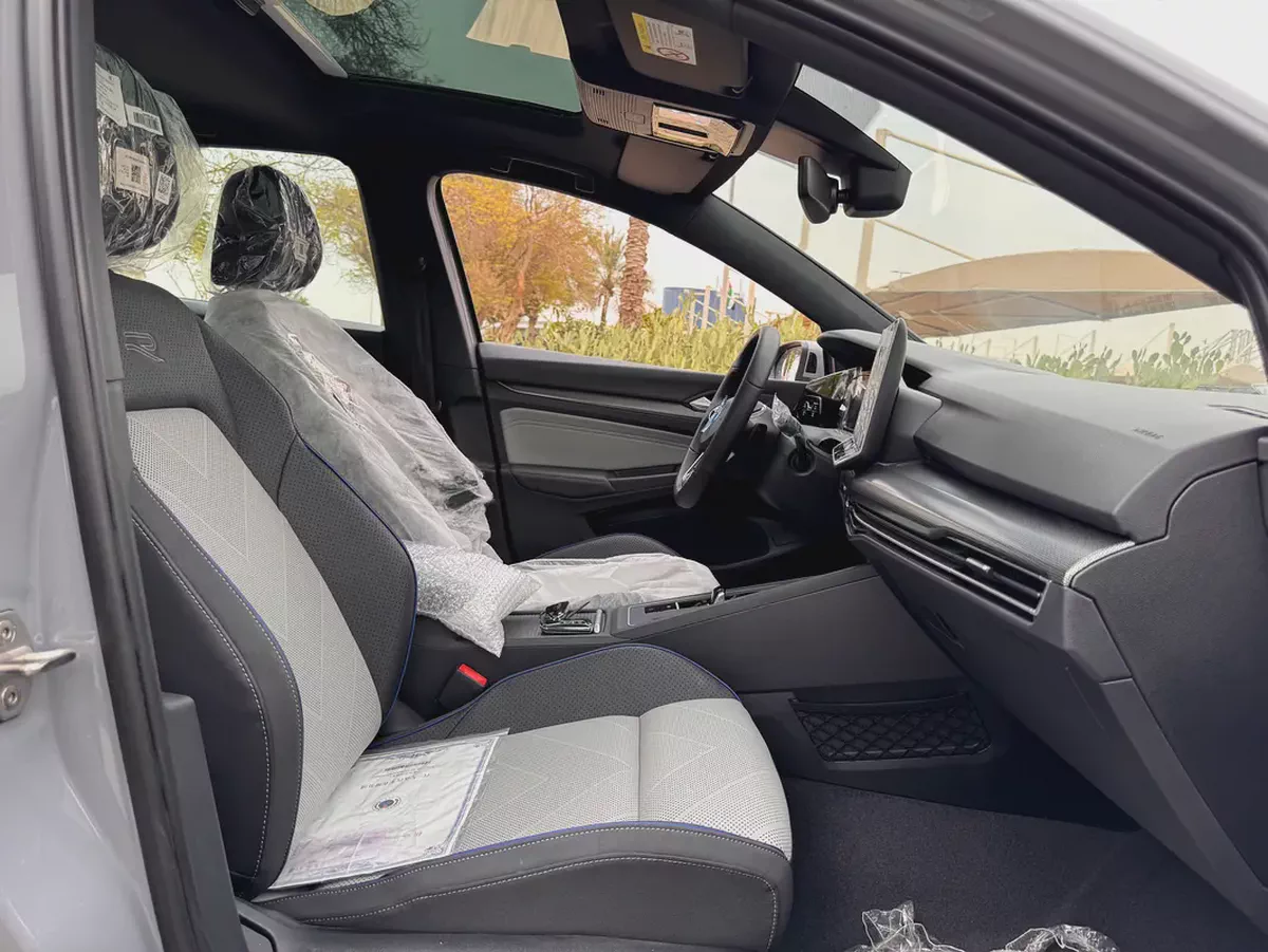 GOLF 300 TSI / BRAND NEW / FULL OPTION-10-10