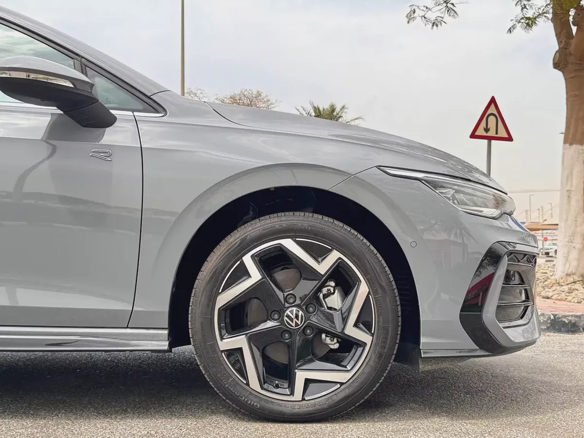 GOLF 300 TSI / BRAND NEW / FULL OPTION-7-7