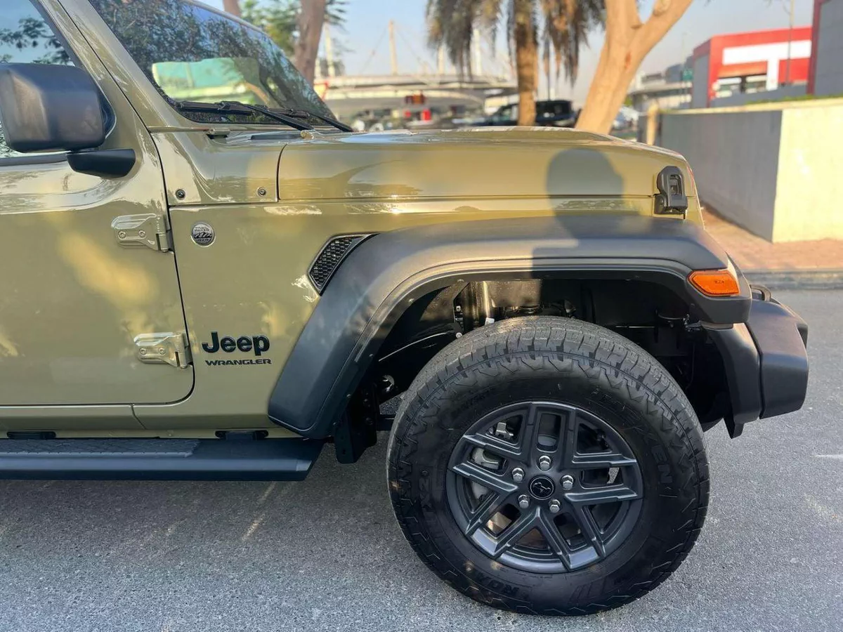 Jeep Wrangler Unlimited SPORT 2.0L A/T-3-0