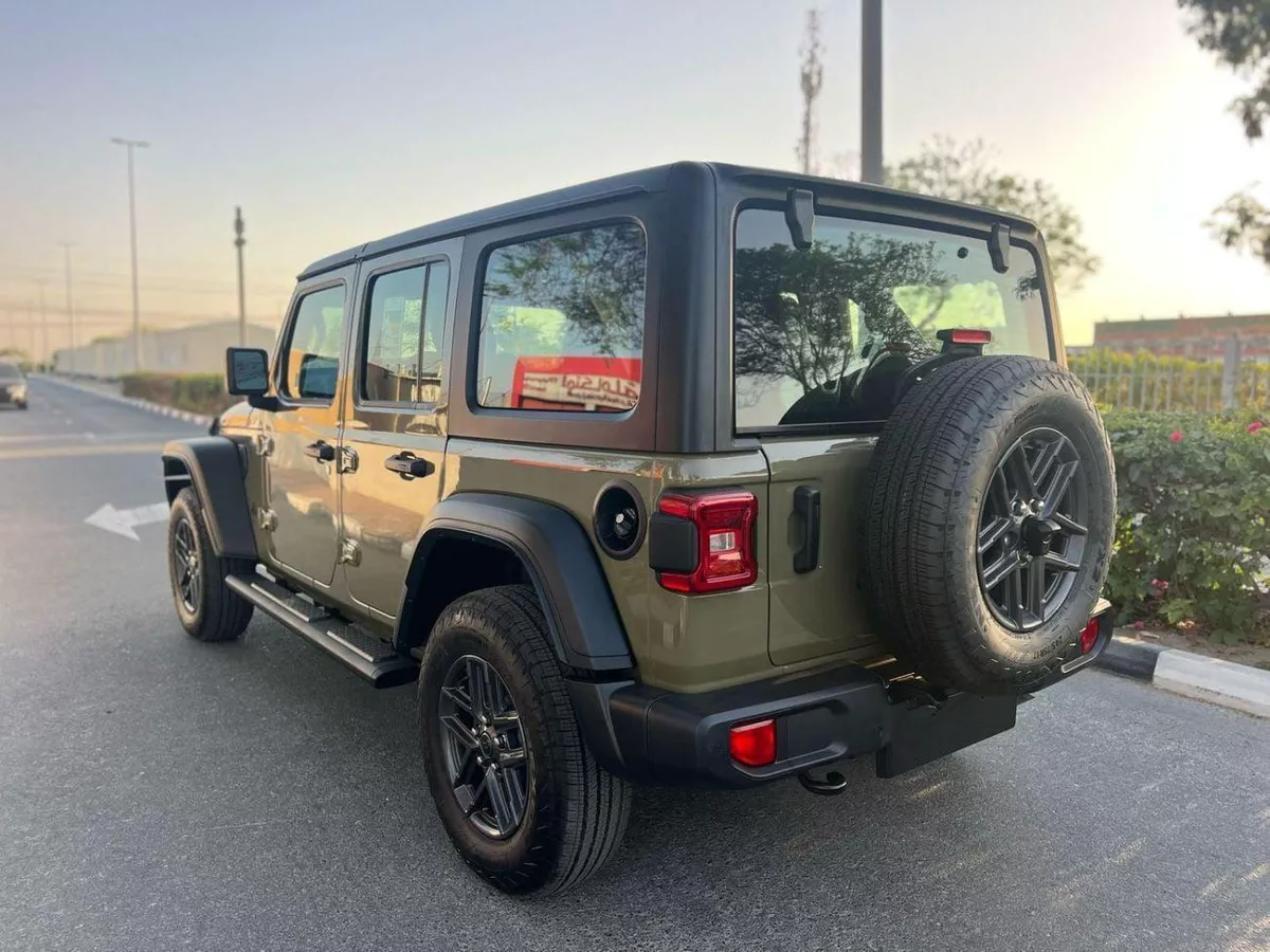 Jeep Wrangler Unlimited SPORT 2.0L A/T-6-0