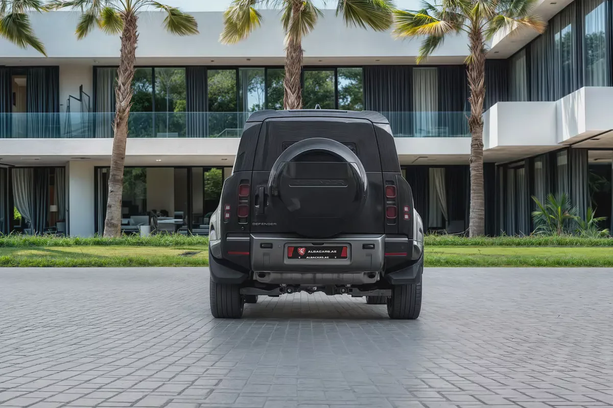 7,540 P.M |  Defender 110 X-Dynamic | 0% Downpayment | Impeccable Condition!-4-4