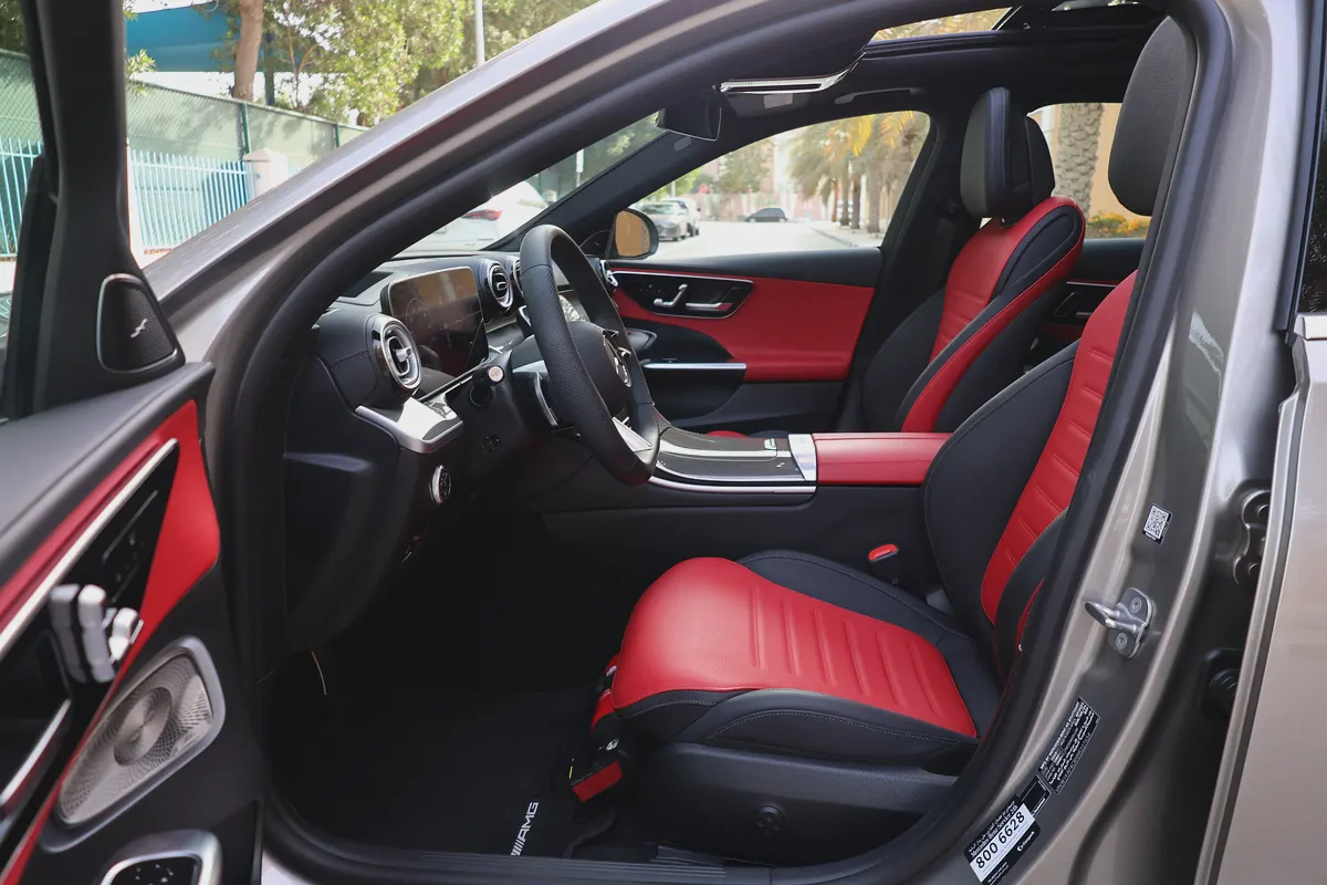 Mercedes C200 -Premium Plus 2024-12,000KM-GCC SPECS-UNDER WARRANTY-SERVICE CONTRACT-10-10