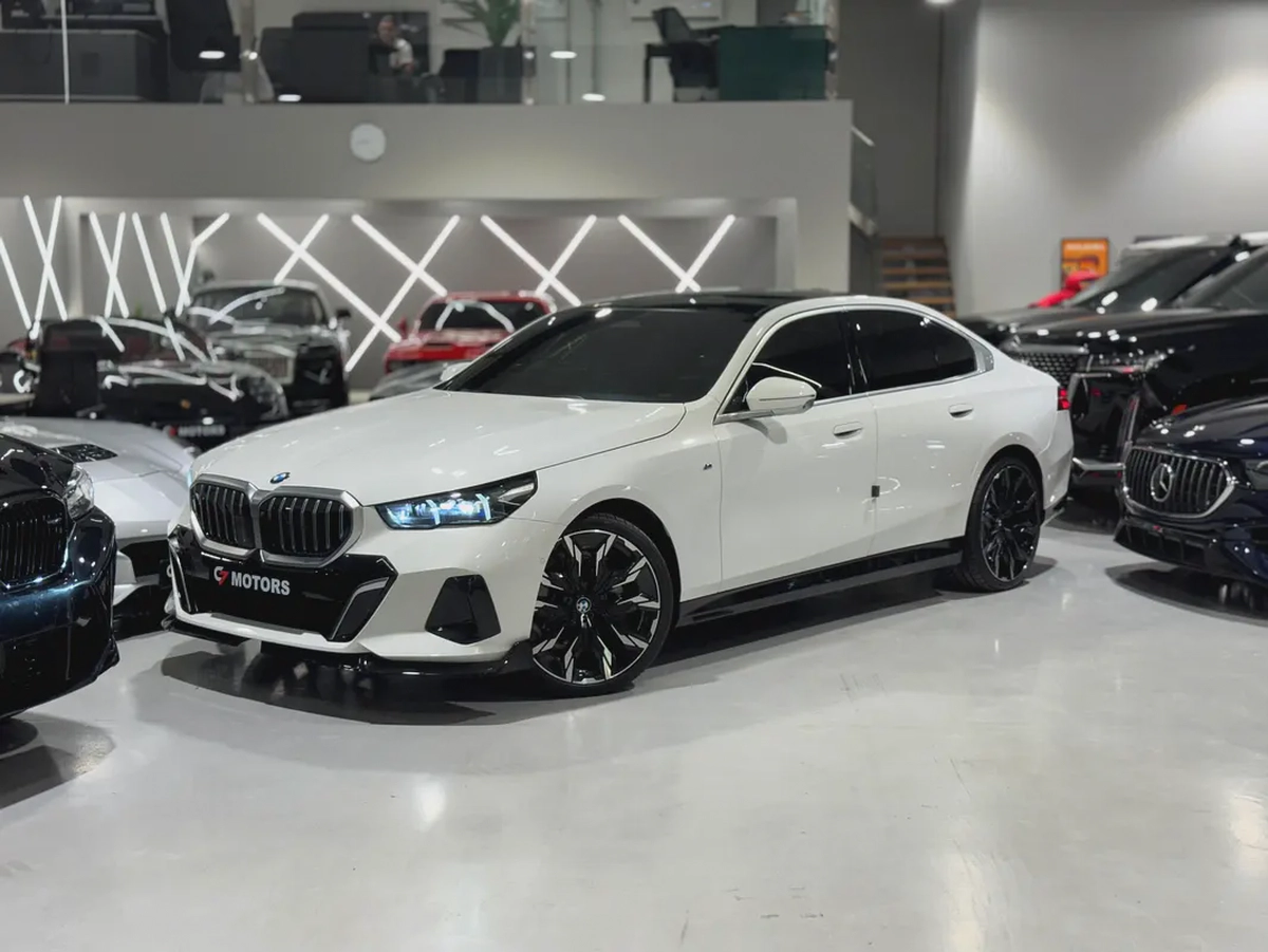 BMW 520i M Sport | 2024 | Korean Specs | Full Option | Low Mileage
