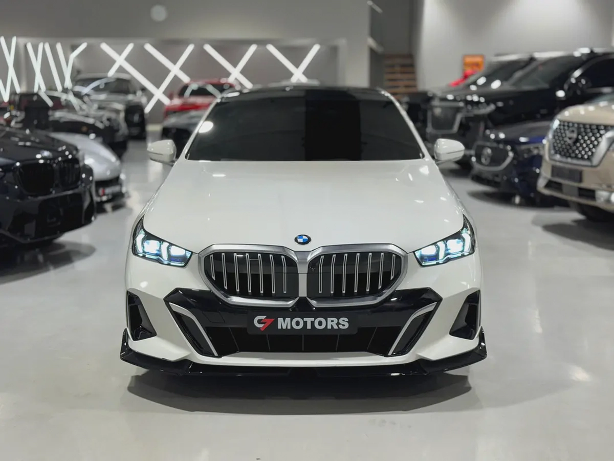 BMW 520i M Sport | 2024 | Korean Specs | Full Option | Low Mileage-2-2