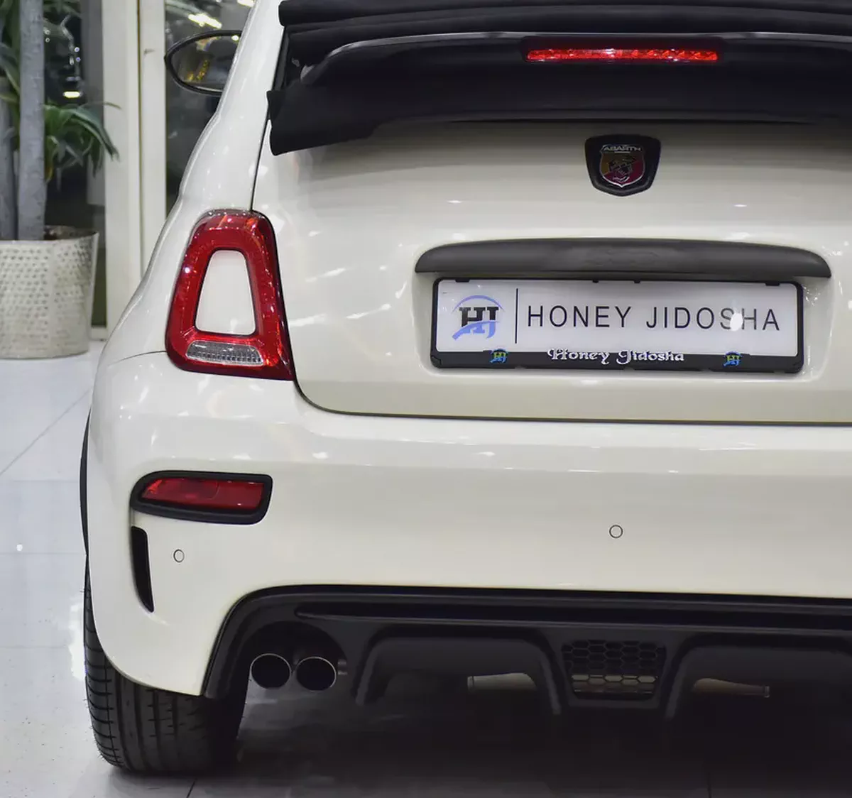 AED 1,170 EMi at 0% DP | Abarth 595 Convertible Competizione ( 2022 Model ) in White Color GCC Specs-4-4